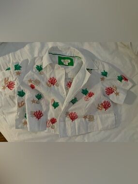 Maeve White Short-Sleeve 100% cotton with Red & Green Coral Embroidery